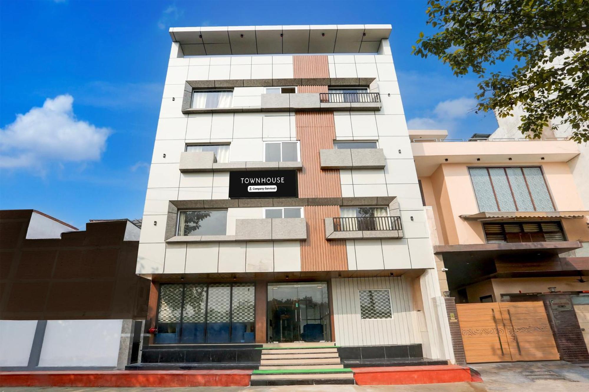 Super Townhouse Taj Nagri Phase 2 Formerly Grand Rivera Tajganj Luaran gambar