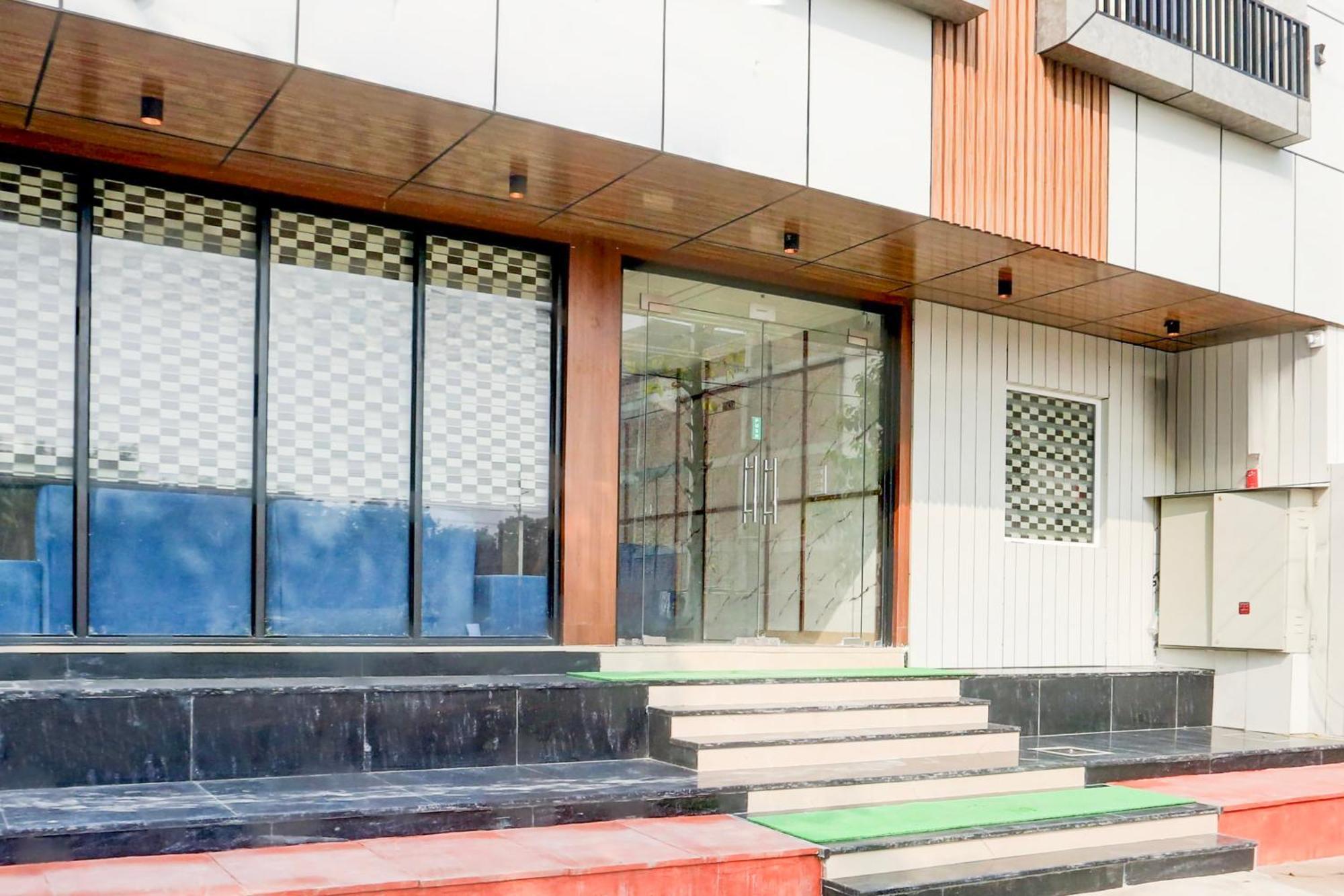 Super Townhouse Taj Nagri Phase 2 Formerly Grand Rivera Tajganj Luaran gambar