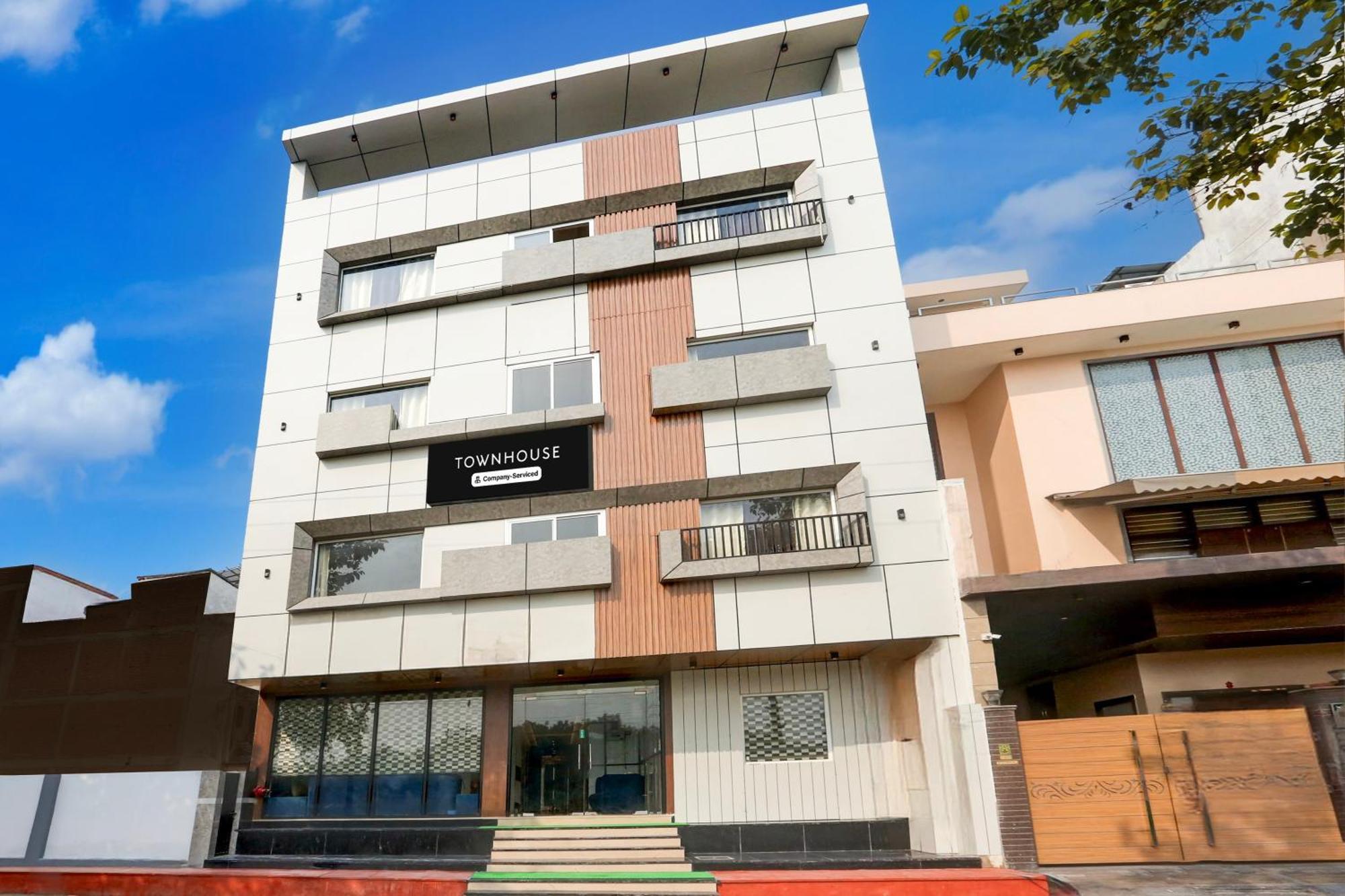 Super Townhouse Taj Nagri Phase 2 Formerly Grand Rivera Tajganj Luaran gambar